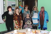 У самовара мы и наши друзья У самовара мы и наши друзья
