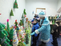 Праздник новогоднего дерева Праздник новогоднего дерева