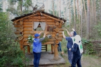 Кто людям помогает - не тратит время зря! Кто людям помогает - не тратит время зря!
