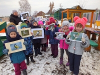 Не велика птичка, а свой праздник знает… Не велика птичка, а свой праздник знает…