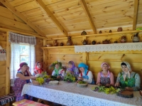А у лета зелёное платье А у лета зелёное платье