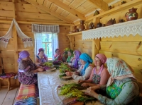 А у лета зелёное платье А у лета зелёное платье